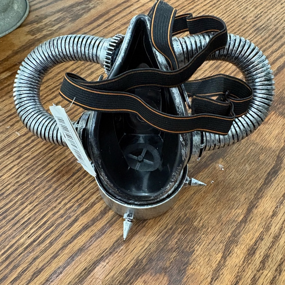 NWT Cyberpunk Sin Gas Mask costume accessory - Picture 2 of 2